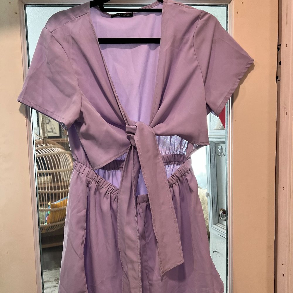 Sweet Tie Front Romper, size 9/10